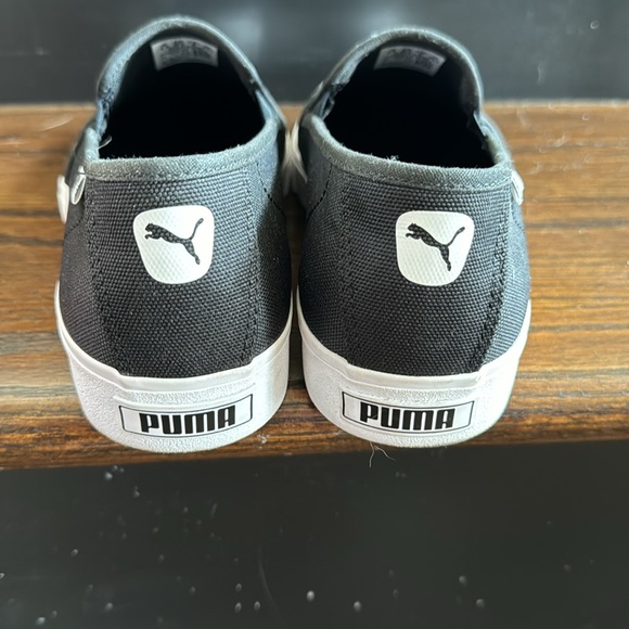 Puma slip on never worn in box! - Picture 3 of 5